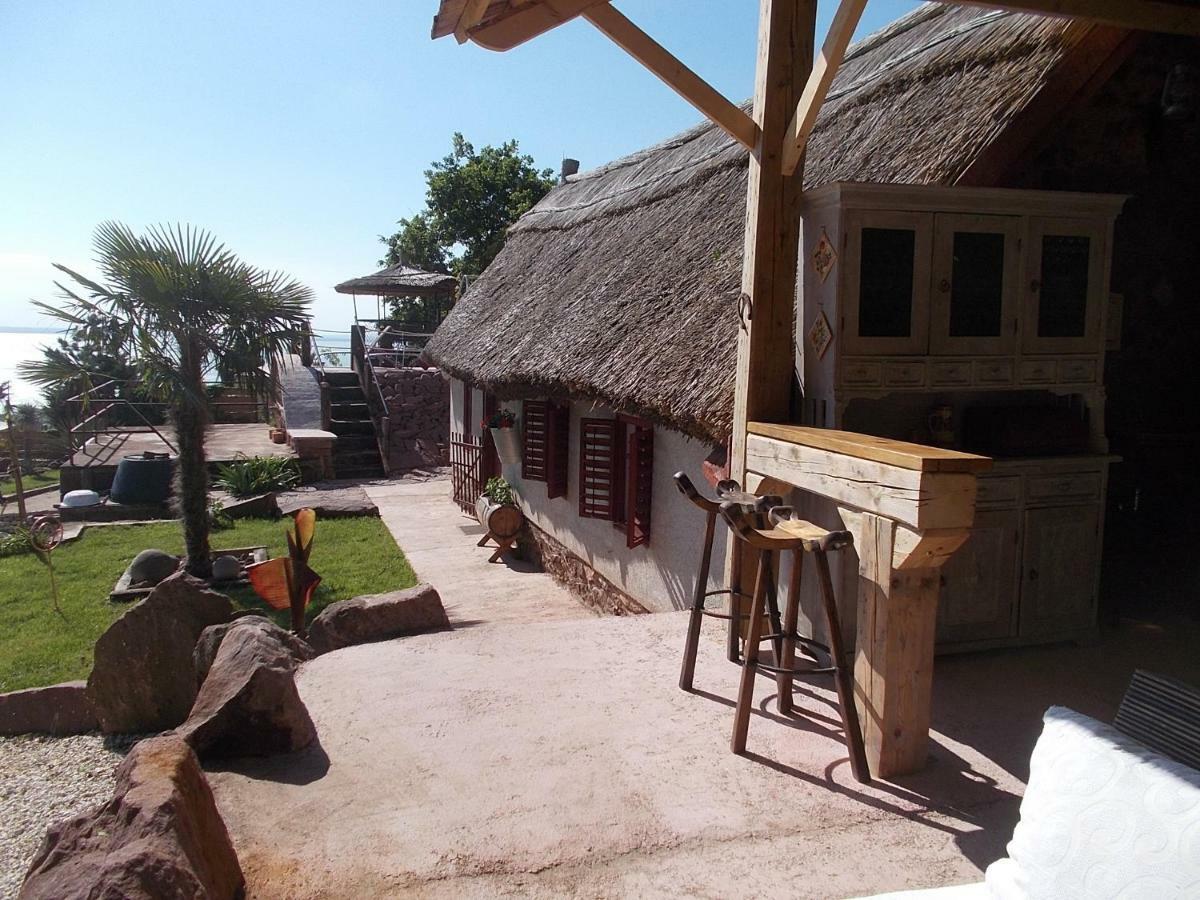 200 Eves Vendeghaz Villa Balatonalmádi Exterior foto