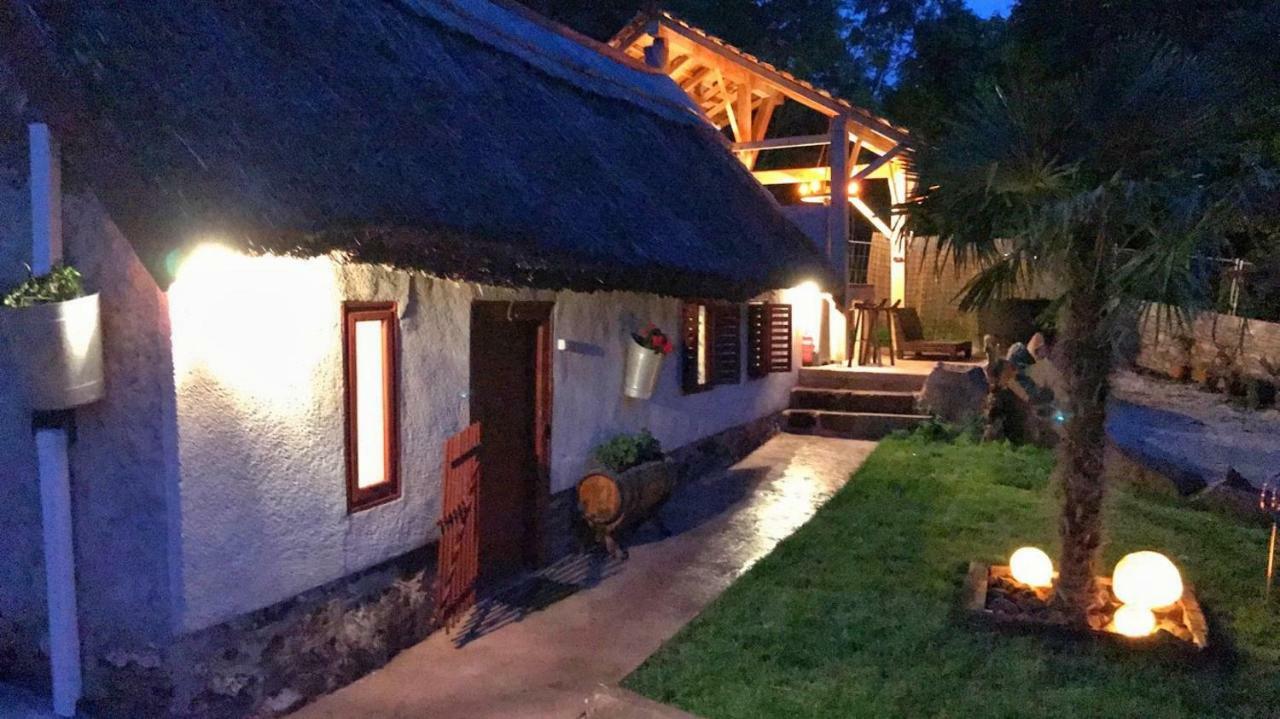 200 Eves Vendeghaz Villa Balatonalmádi Exterior foto